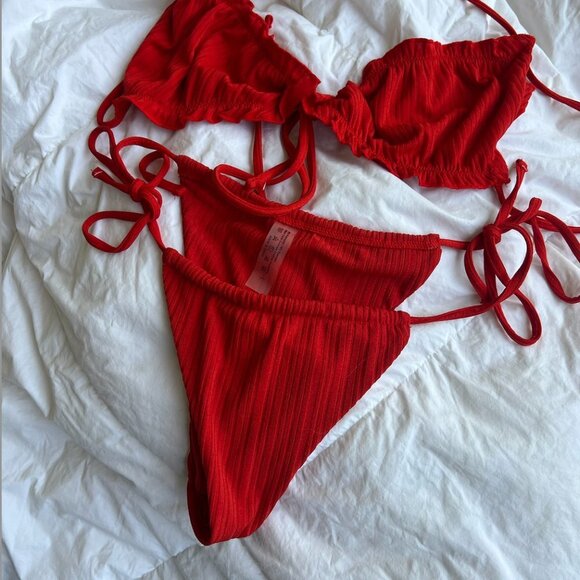 Red Bikini - Picture 5 of 5